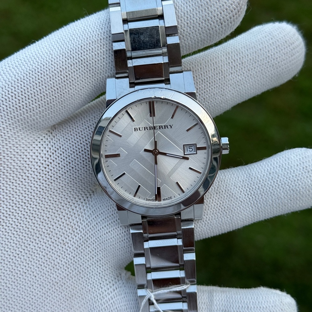Burberry Silver Watch  Dial Men's Watch - Picture 8 of 10